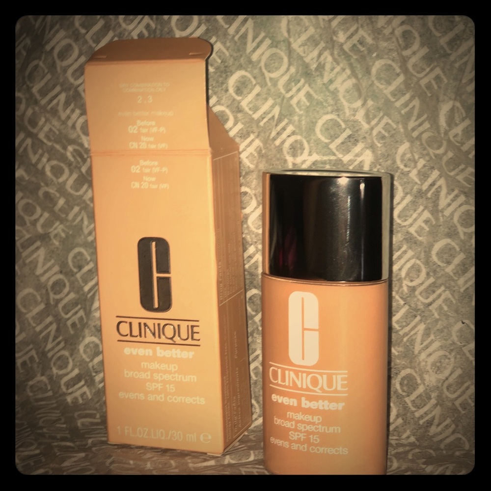 NIB - Clinique Even Better SPF15 shade CN20 Fair